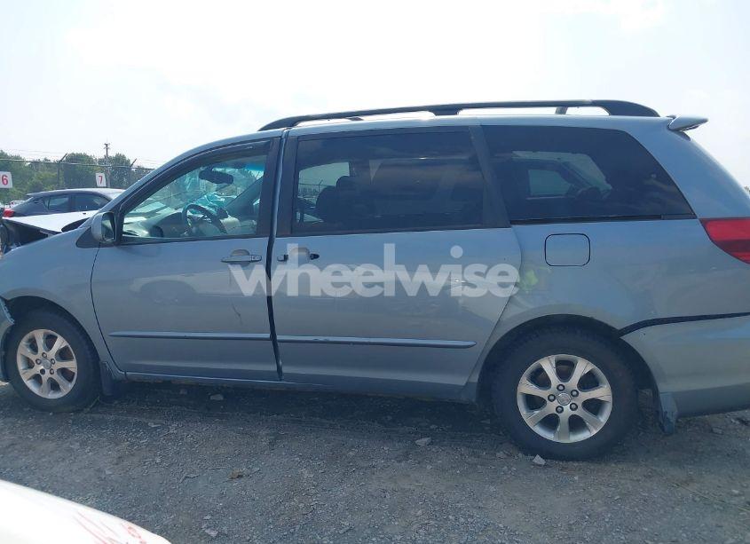 Photo 13 of 2004 Toyota Sienna XLE (VIN 5TDZA22C64S104275)