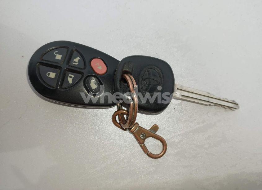 Photo 11 of 2004 Toyota Sienna XLE (VIN 5TDZA22C64S111467)