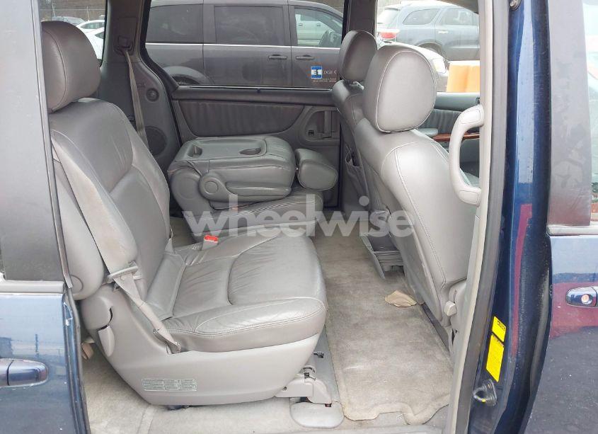 Photo 8 of 2004 Toyota Sienna XLE (VIN 5TDZA22C64S111467)