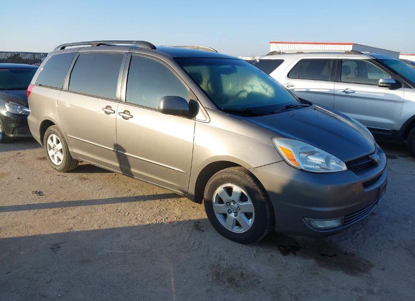 2004 Toyota Sienna XLE (VIN 5TDZA22C64S136899) main photo