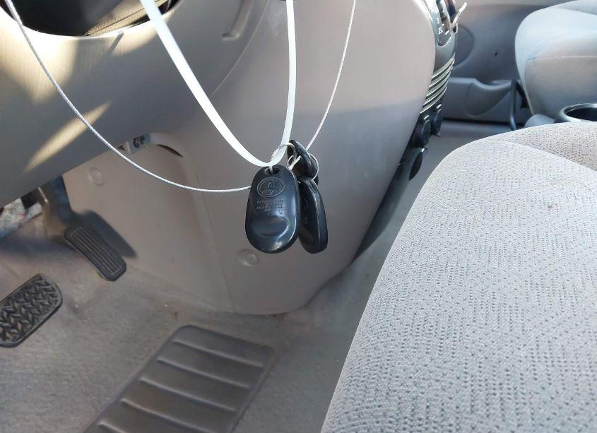 Photo 11 of 2004 Toyota Sienna XLE (VIN 5TDZA22C64S136899)