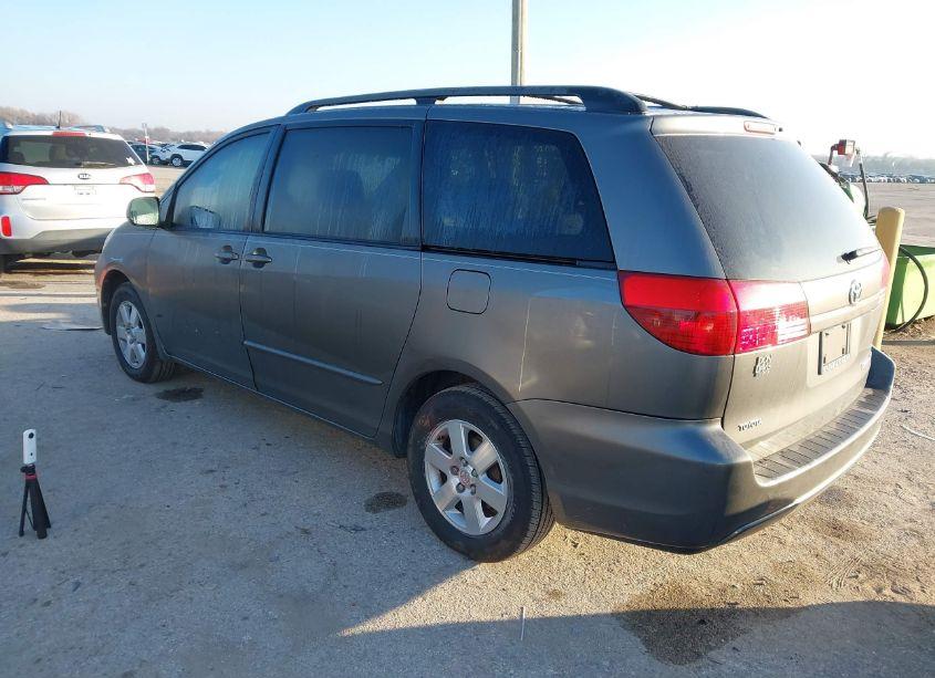 Photo 3 of 2004 Toyota Sienna XLE (VIN 5TDZA22C64S136899)