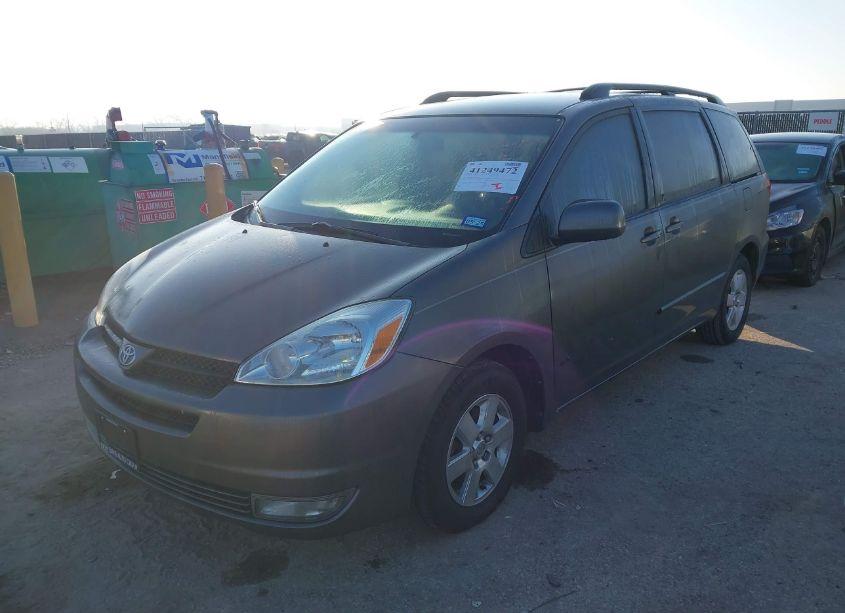 Photo 6 of 2004 Toyota Sienna XLE (VIN 5TDZA22C64S136899)