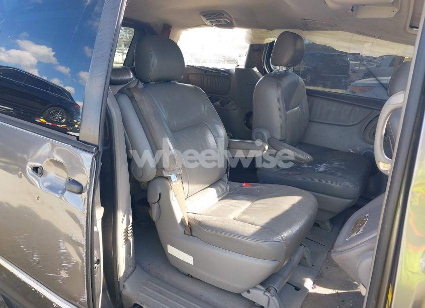 Photo 8 of 2004 Toyota Sienna XLE LTD (VIN 5TDZA22C64S190378)