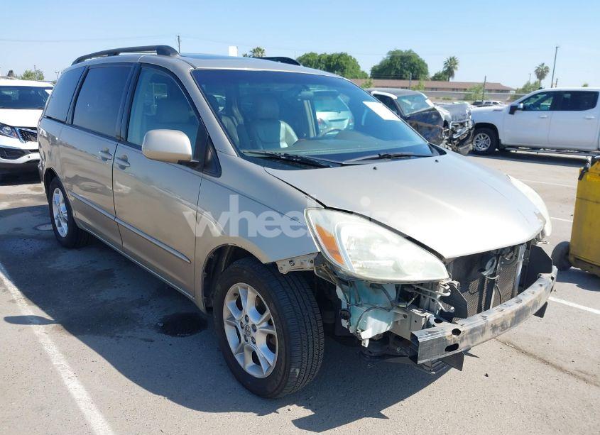 2004 Toyota Sienna XLE (VIN 5TDZA22C64S215909) main photo
