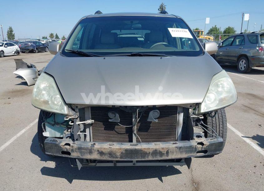 Photo 13 of 2004 Toyota Sienna XLE (VIN 5TDZA22C64S215909)