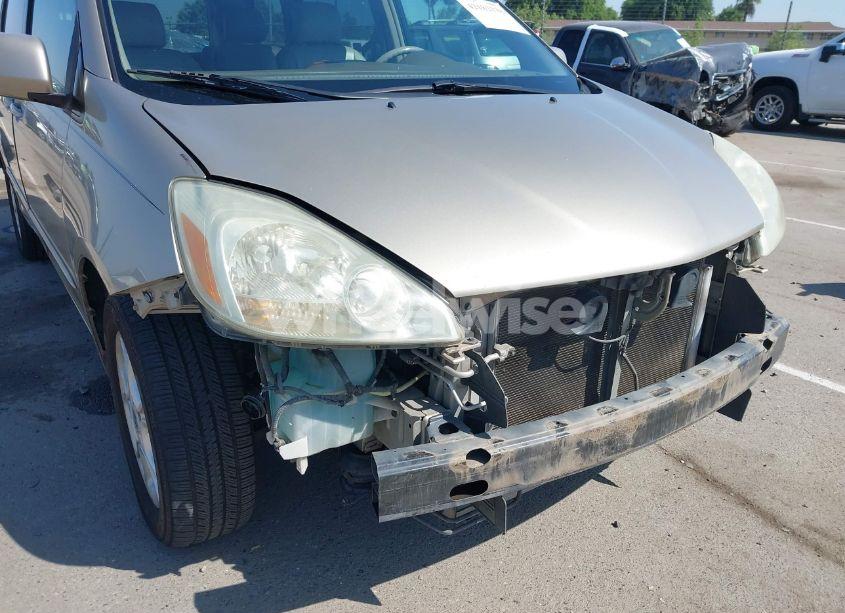 Photo 18 of 2004 Toyota Sienna XLE (VIN 5TDZA22C64S215909)