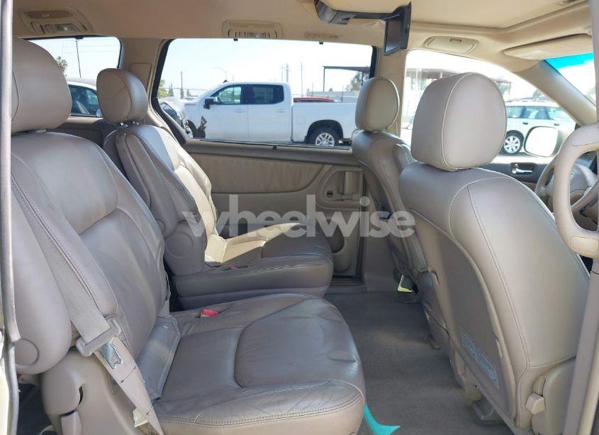 Photo 8 of 2004 Toyota Sienna XLE (VIN 5TDZA22C64S215909)