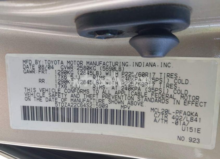 Photo 9 of 2004 Toyota Sienna XLE (VIN 5TDZA22C64S215909)