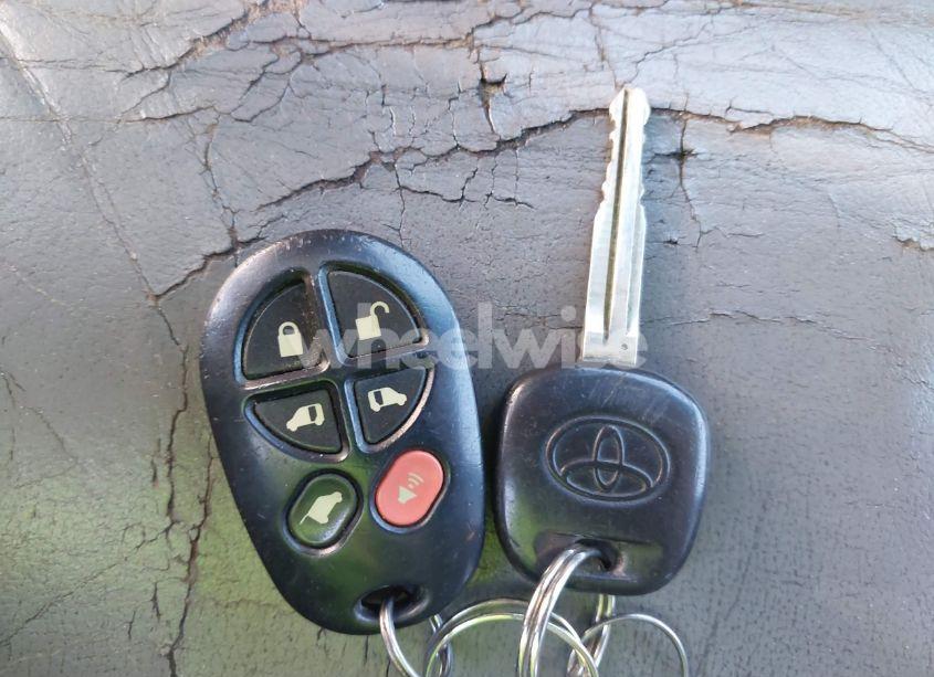 Photo 11 of 2005 Toyota Sienna XLE (VIN 5TDZA22C65S222862)