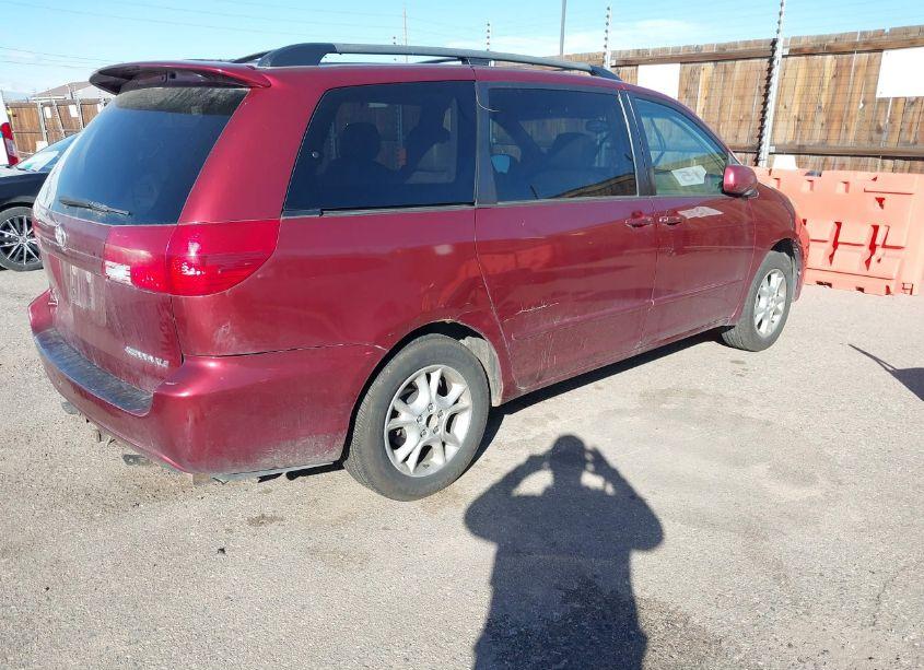 Photo 4 of 2005 Toyota Sienna XLE (VIN 5TDZA22C65S255750)