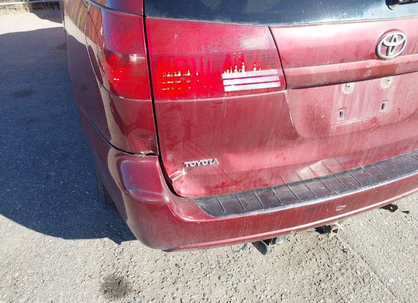 Photo 6 of 2005 Toyota Sienna XLE (VIN 5TDZA22C65S255750)