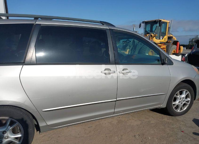 Photo 13 of 2005 Toyota Sienna XLE (VIN 5TDZA22C65S257126)
