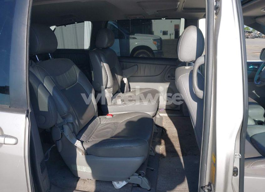 Photo 8 of 2005 Toyota Sienna XLE (VIN 5TDZA22C65S257126)