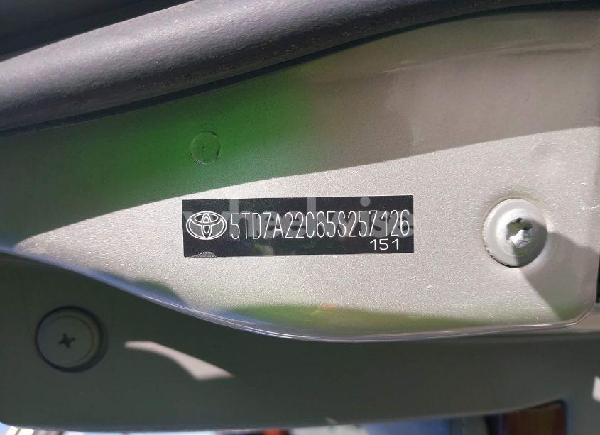 Photo 9 of 2005 Toyota Sienna XLE (VIN 5TDZA22C65S257126)