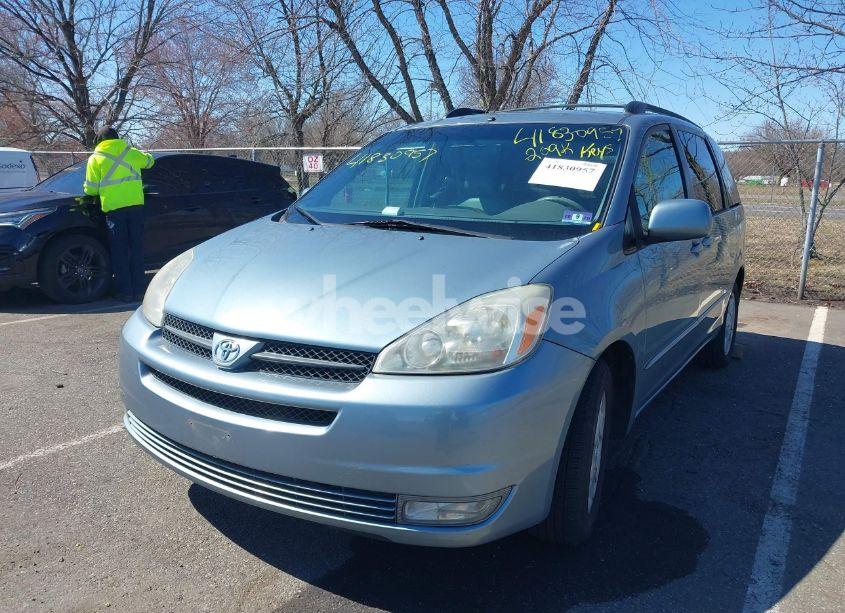 Photo 2 of 2005 Toyota Sienna XLE (VIN 5TDZA22C65S318149)