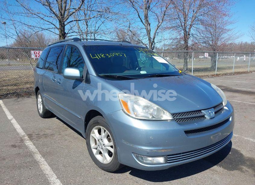 Photo 6 of 2005 Toyota Sienna XLE (VIN 5TDZA22C65S318149)