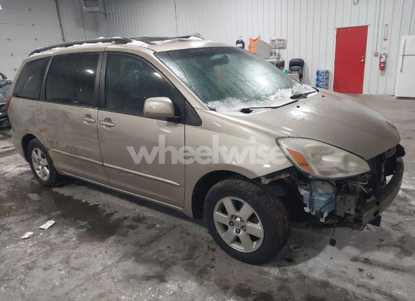 2004 Toyota Sienna XLE (VIN 5TDZA22C74S049965) main photo