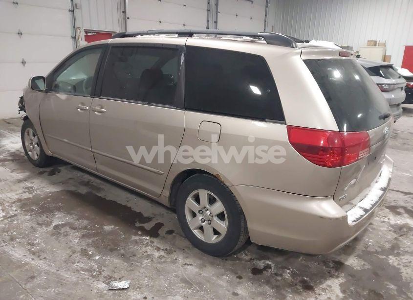 Photo 3 of 2004 Toyota Sienna XLE (VIN 5TDZA22C74S049965)