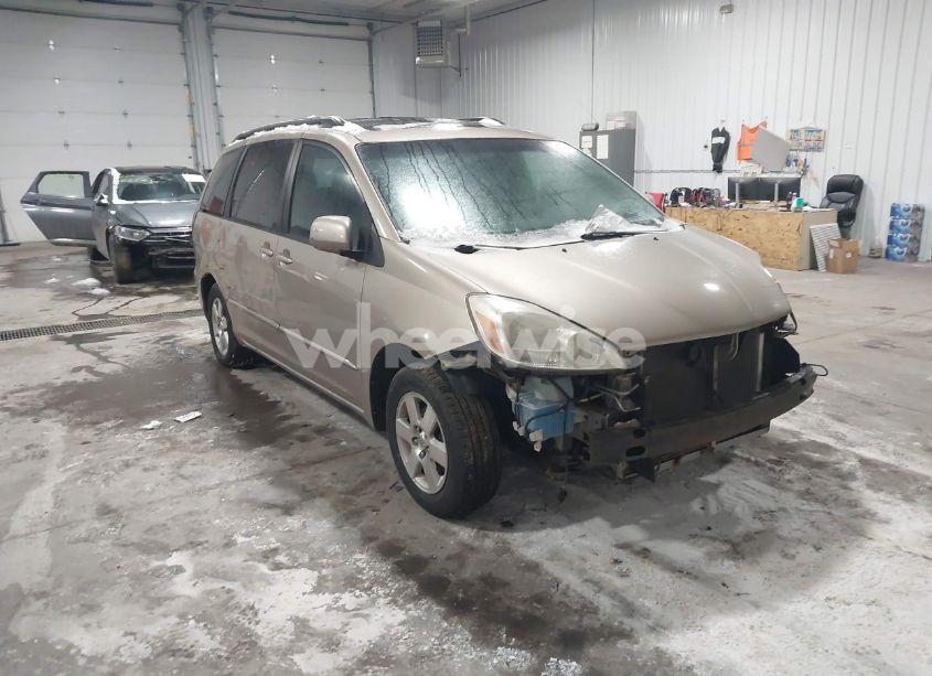 Photo 6 of 2004 Toyota Sienna XLE (VIN 5TDZA22C74S049965)