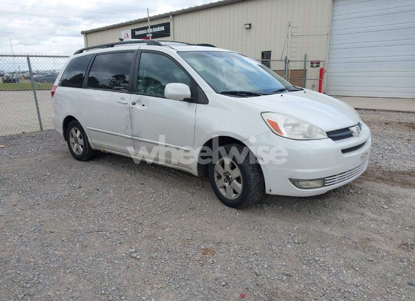 2004 Toyota Sienna XLE (VIN 5TDZA22C74S061016) main photo