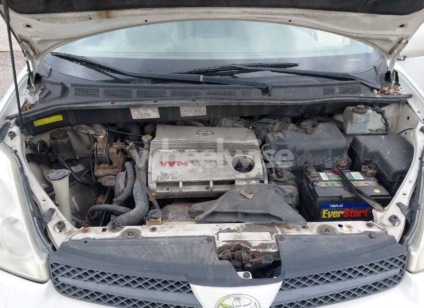 Photo 10 of 2004 Toyota Sienna XLE (VIN 5TDZA22C74S061016)