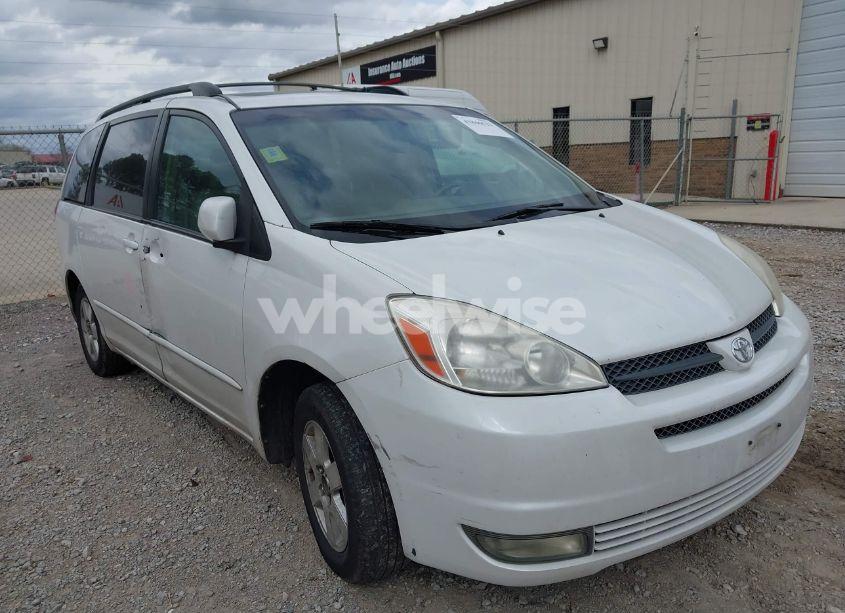 Photo 6 of 2004 Toyota Sienna XLE (VIN 5TDZA22C74S061016)