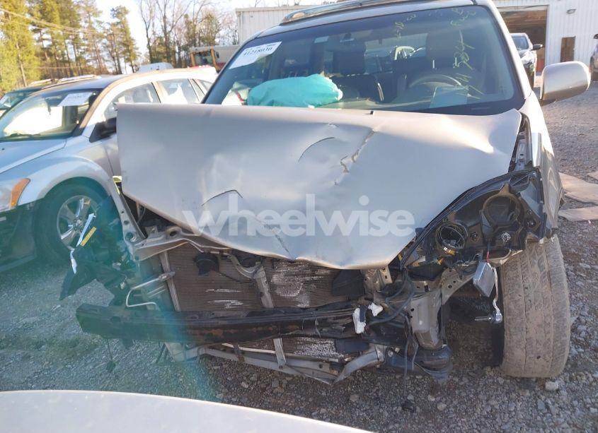 Photo 12 of 2004 Toyota Sienna XLE LIMITED (VIN 5TDZA22C74S134384)