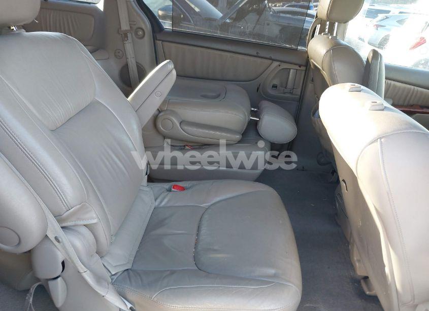 Photo 8 of 2004 Toyota Sienna XLE LIMITED (VIN 5TDZA22C74S134384)