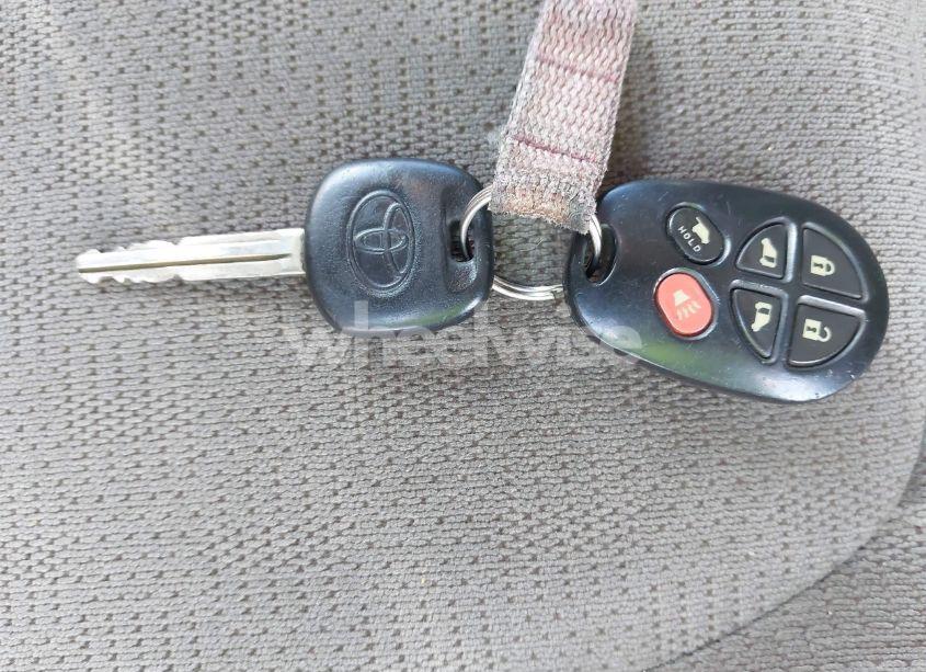 Photo 11 of 2005 Toyota Sienna XLE/XLE LIMITED (VIN 5TDZA22C75S264361)