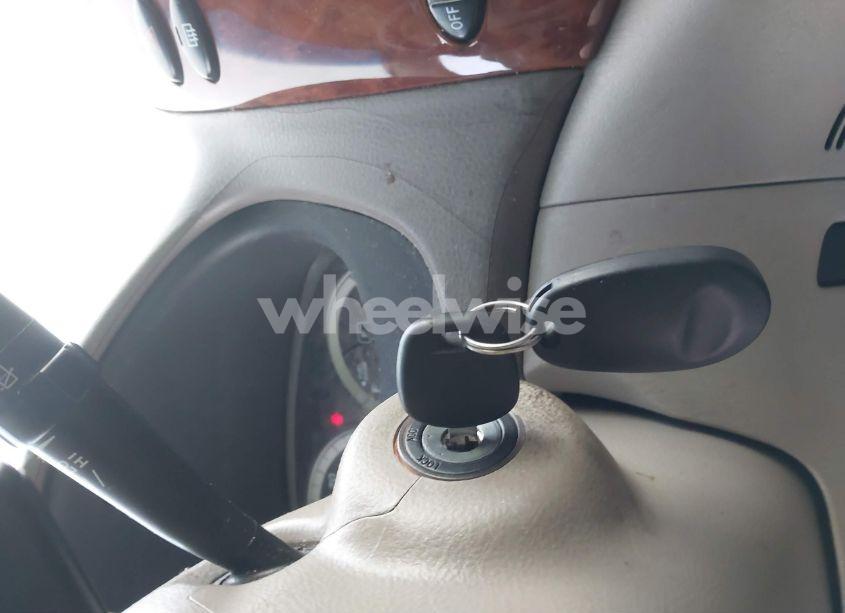 Photo 11 of 2005 Toyota Sienna XLE (VIN 5TDZA22C75S329810)