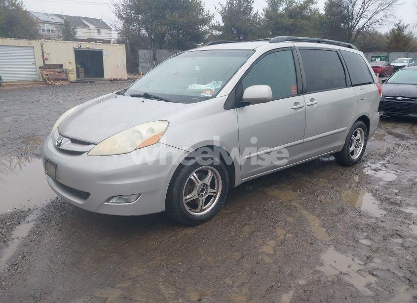 Photo 2 of 2006 Toyota Sienna XLE (VIN 5TDZA22C76S494435)