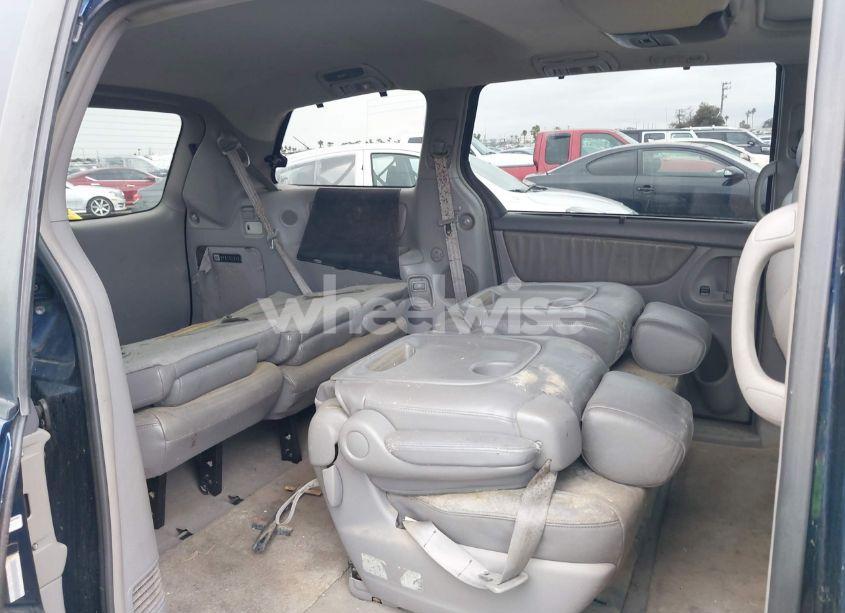 Photo 8 of 2004 Toyota Sienna XLE LIMITED (VIN 5TDZA22C84S002783)