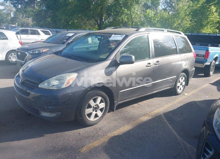 Photo 2 of 2004 Toyota Sienna XLE (VIN 5TDZA22C84S006588)