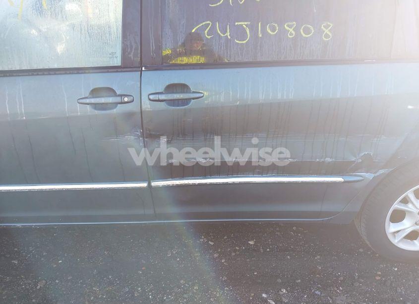 Photo 6 of 2004 Toyota Sienna XLE LIMITED (VIN 5TDZA22C84S085910)