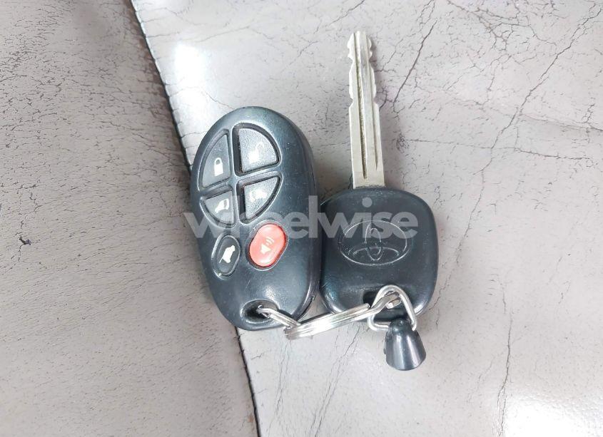 Photo 11 of 2004 Toyota Sienna XLE/XLE LIMITED (VIN 5TDZA22C84S160153)