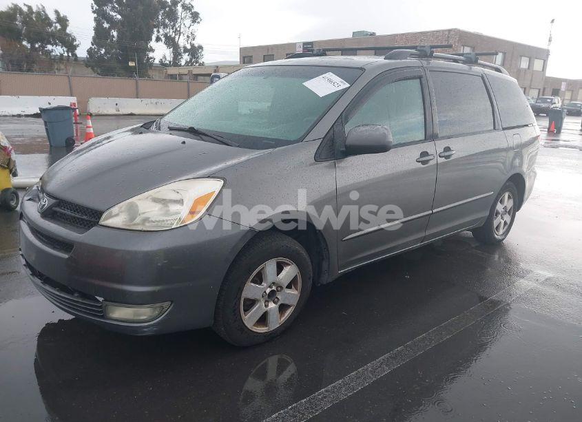 Photo 2 of 2004 Toyota Sienna XLE (VIN 5TDZA22C84S202076)