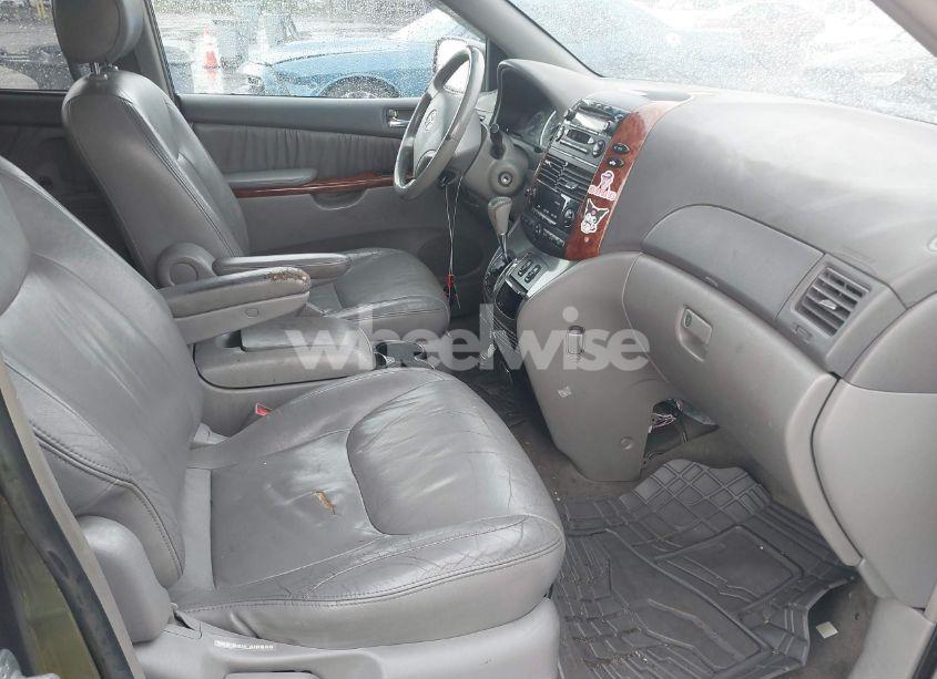 Photo 5 of 2004 Toyota Sienna XLE (VIN 5TDZA22C84S202076)