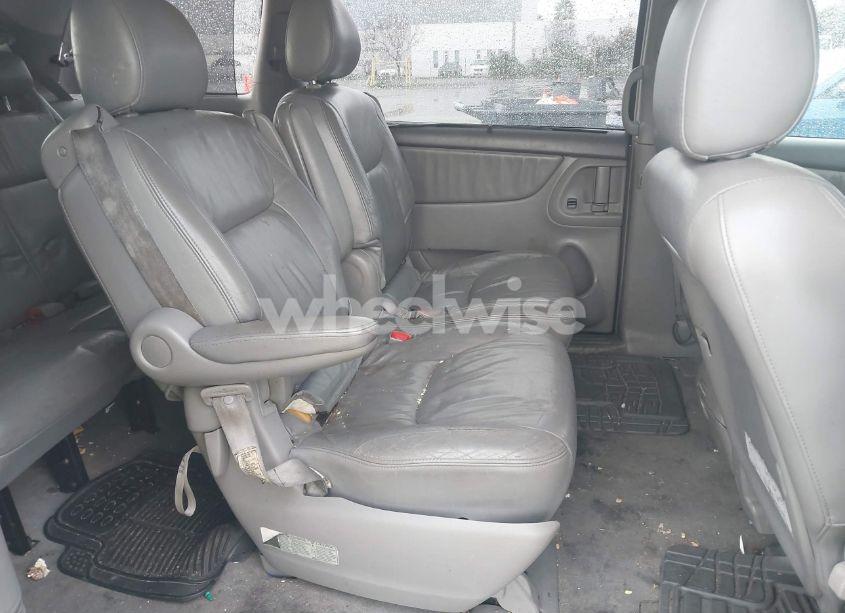 Photo 8 of 2004 Toyota Sienna XLE (VIN 5TDZA22C84S202076)