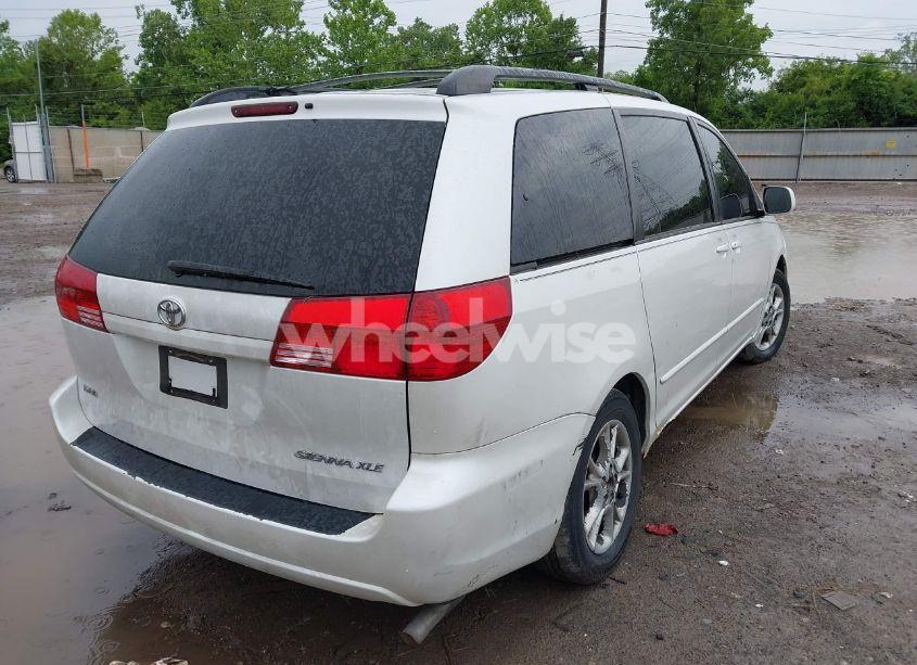 Photo 4 of 2005 Toyota Sienna XLE (VIN 5TDZA22C85S237539)