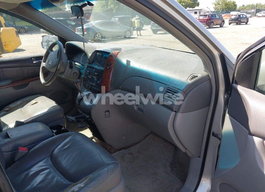 Photo 5 of 2005 Toyota Sienna XLE (VIN 5TDZA22C85S254910)
