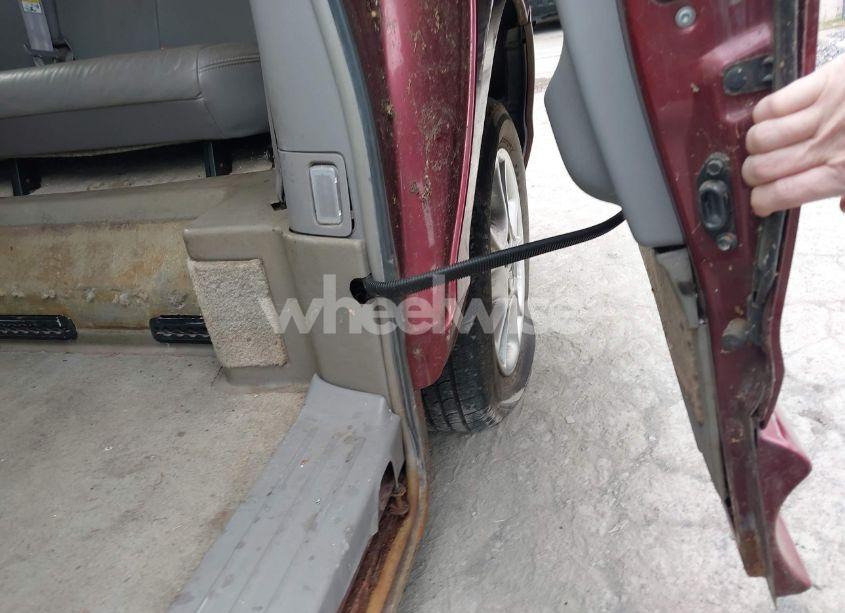 Photo 12 of 2005 Toyota Sienna XLE (VIN 5TDZA22C85S278883)