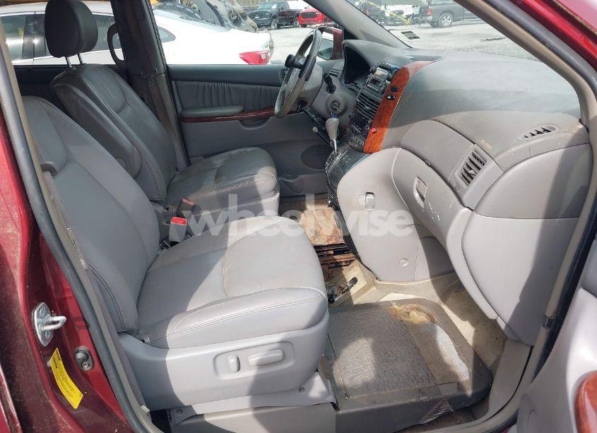 Photo 5 of 2005 Toyota Sienna XLE (VIN 5TDZA22C85S278883)