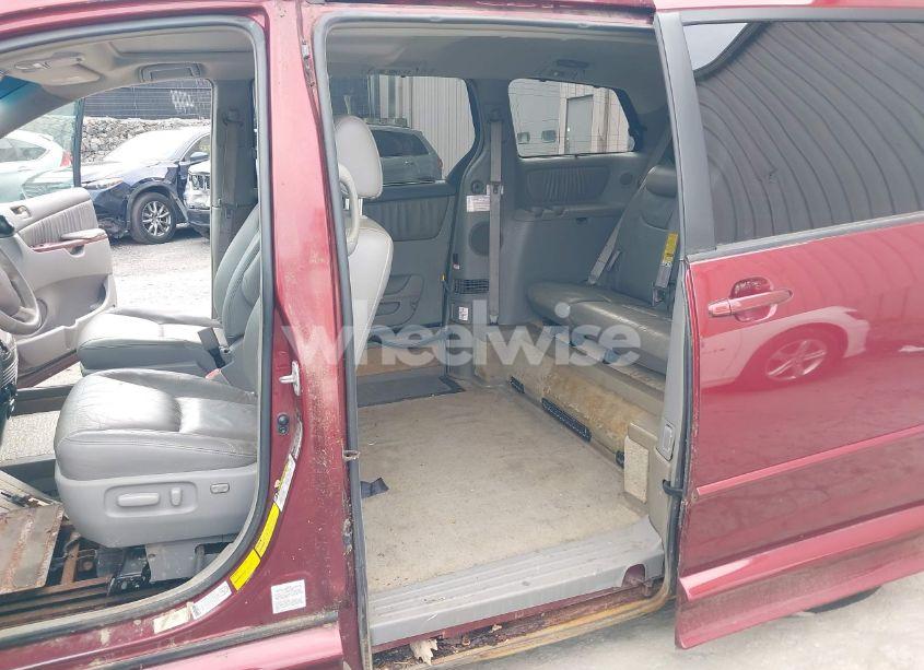 Photo 8 of 2005 Toyota Sienna XLE (VIN 5TDZA22C85S278883)