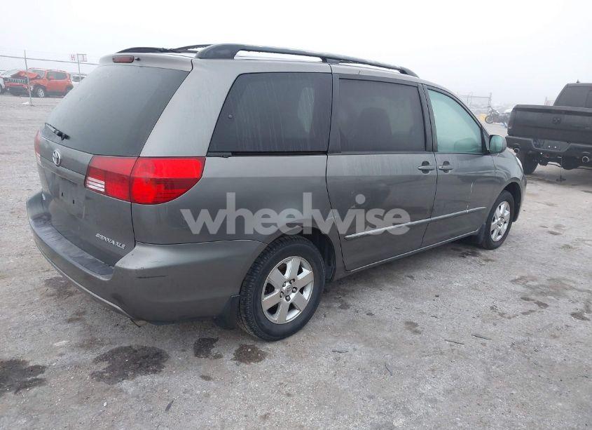 Photo 4 of 2005 Toyota Sienna XLE (VIN 5TDZA22C85S311722)