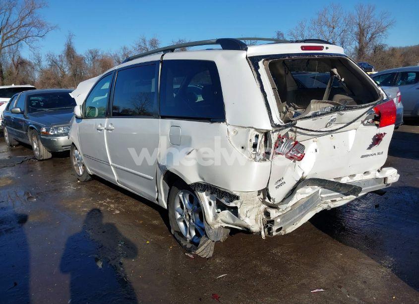 Photo 3 of 2005 Toyota Sienna XLE (VIN 5TDZA22C85S357406)