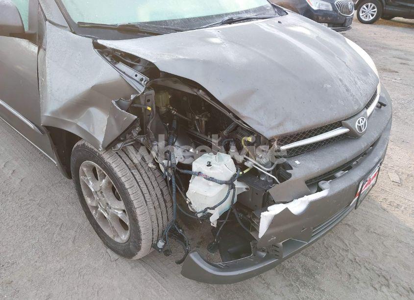 Photo 6 of 2005 Toyota Sienna XLE LIMITED (VIN 5TDZA22C85S357440)