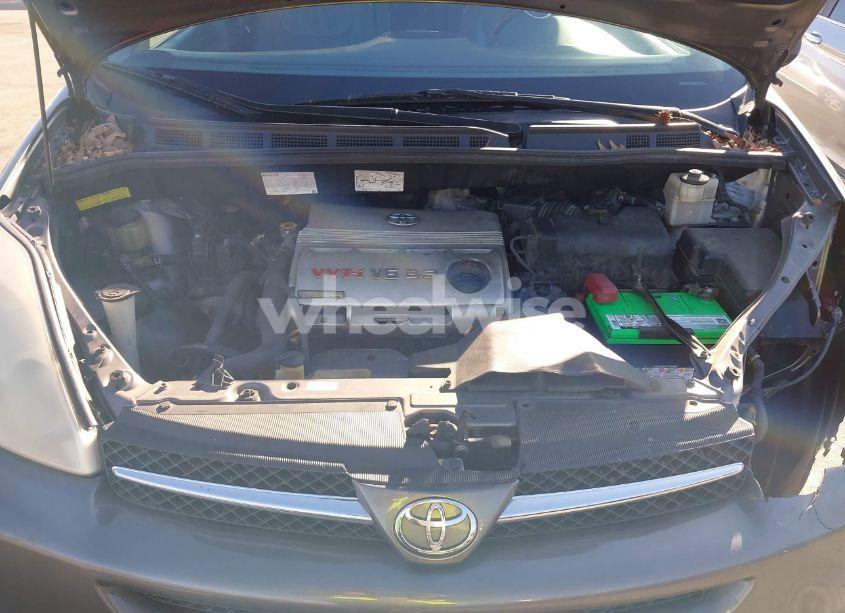 Photo 10 of 2005 Toyota Sienna XLE LIMITED (VIN 5TDZA22C85S378711)