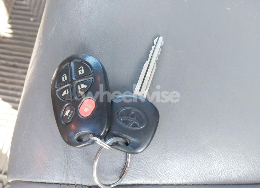 Photo 11 of 2005 Toyota Sienna XLE LIMITED (VIN 5TDZA22C85S378711)