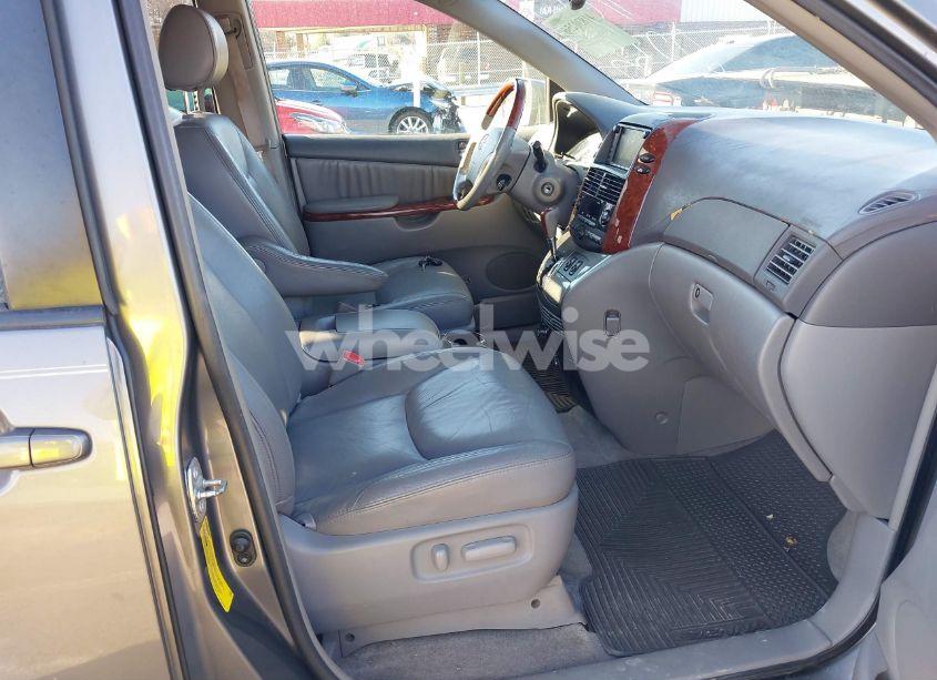 Photo 5 of 2005 Toyota Sienna XLE LIMITED (VIN 5TDZA22C85S378711)
